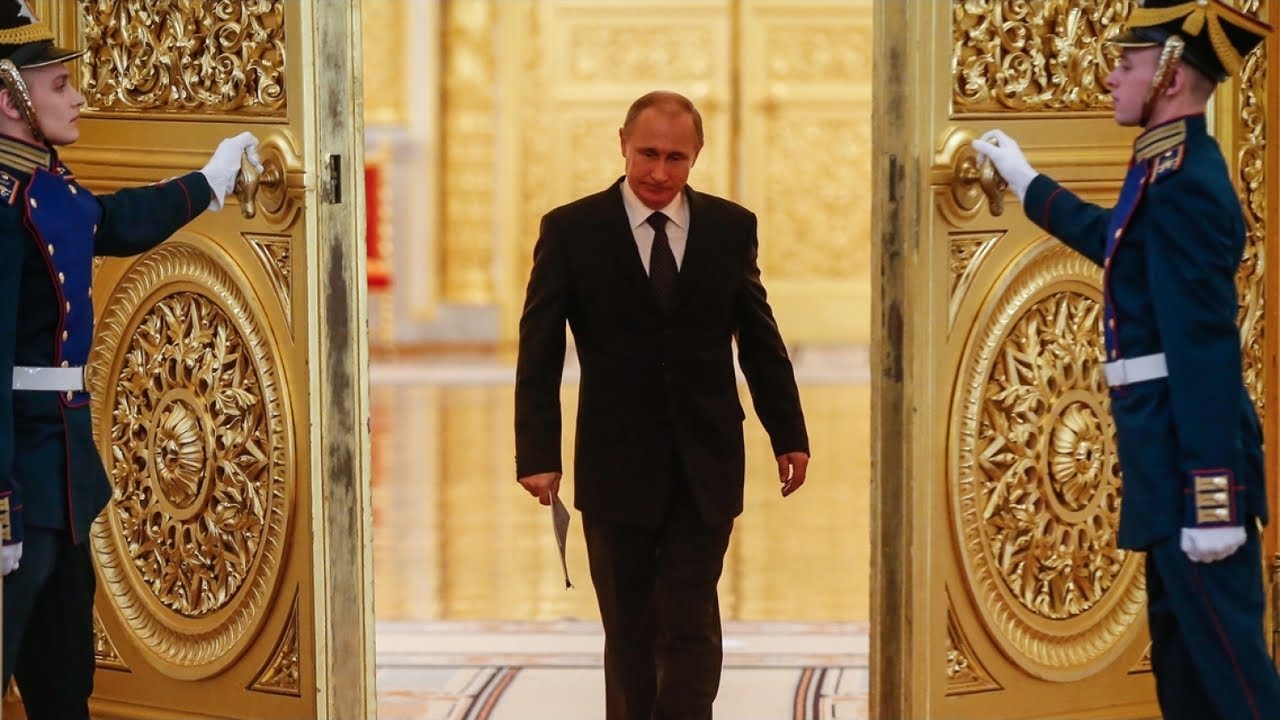 Vladimir Poutine, 25 ans de pouvoir et de popularité